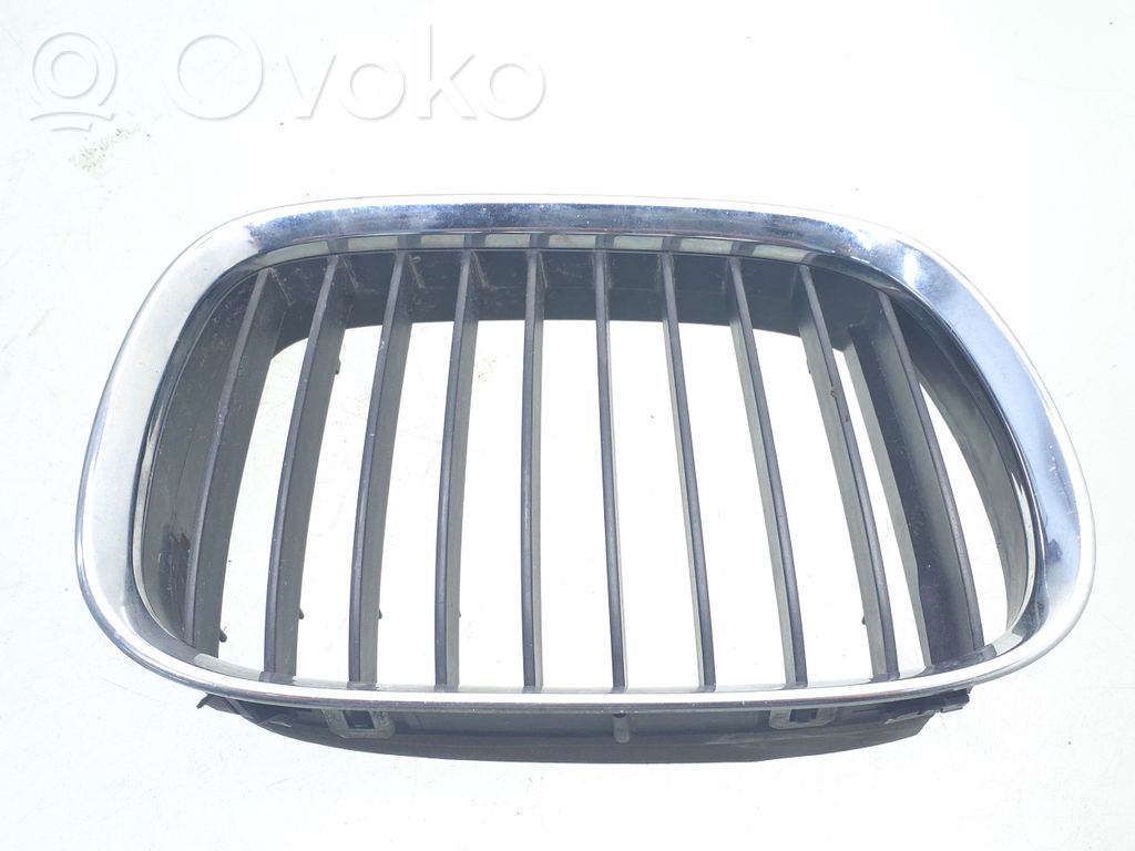 BMW 5 E39 Front bumper upper radiator grill 