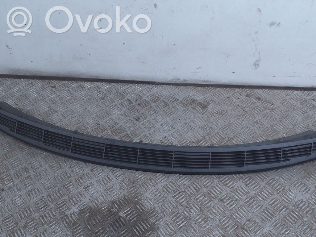 BMW 3 E90 E91 Palodzes režģis 