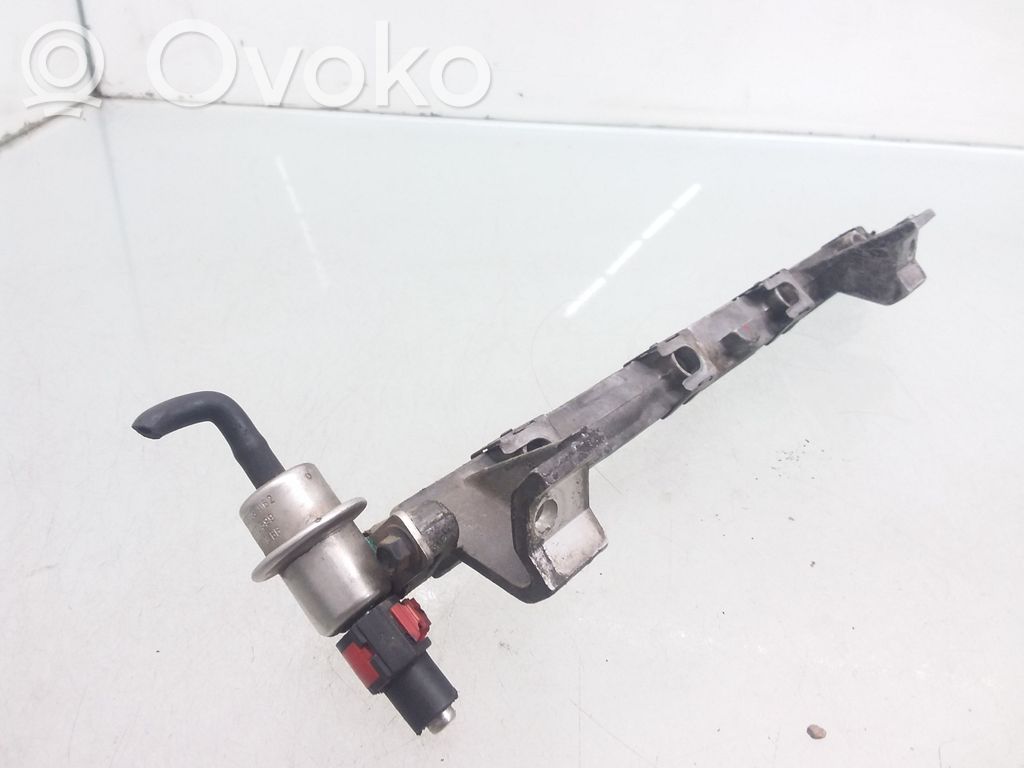 Ford Focus Degvielas maģistrālā caurule 