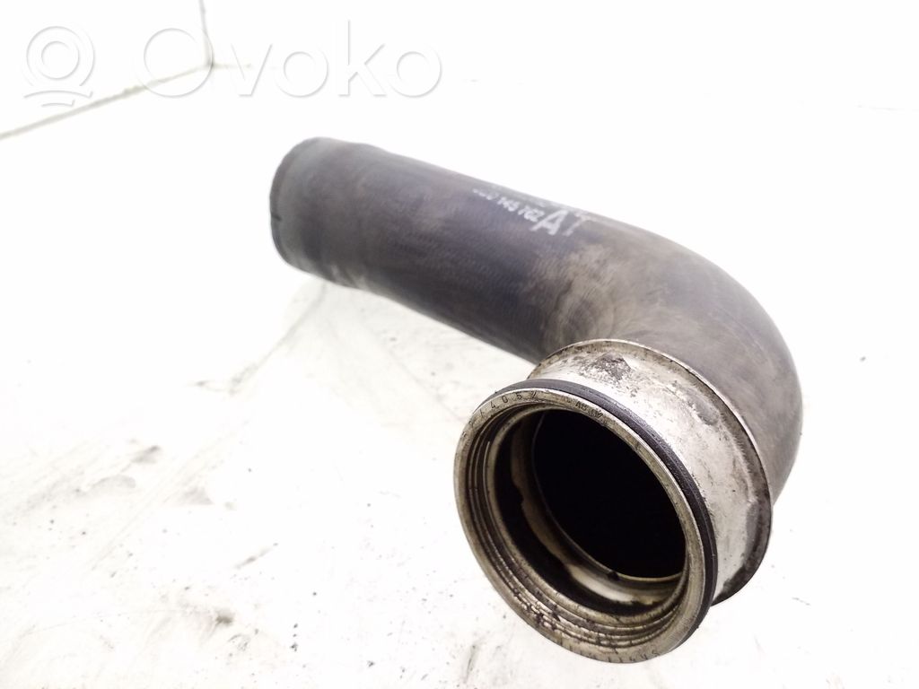 Volkswagen PASSAT B6 Intercooler hose/pipe 