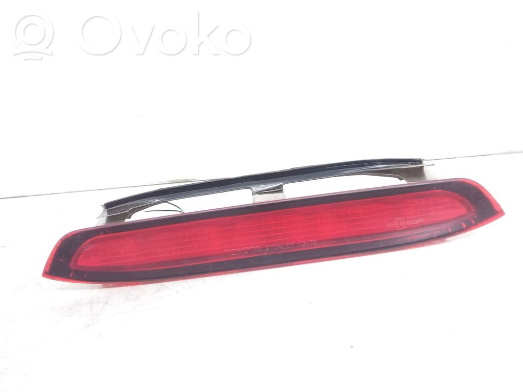 Toyota Corolla Verso E121 Trzecie światło stop 
