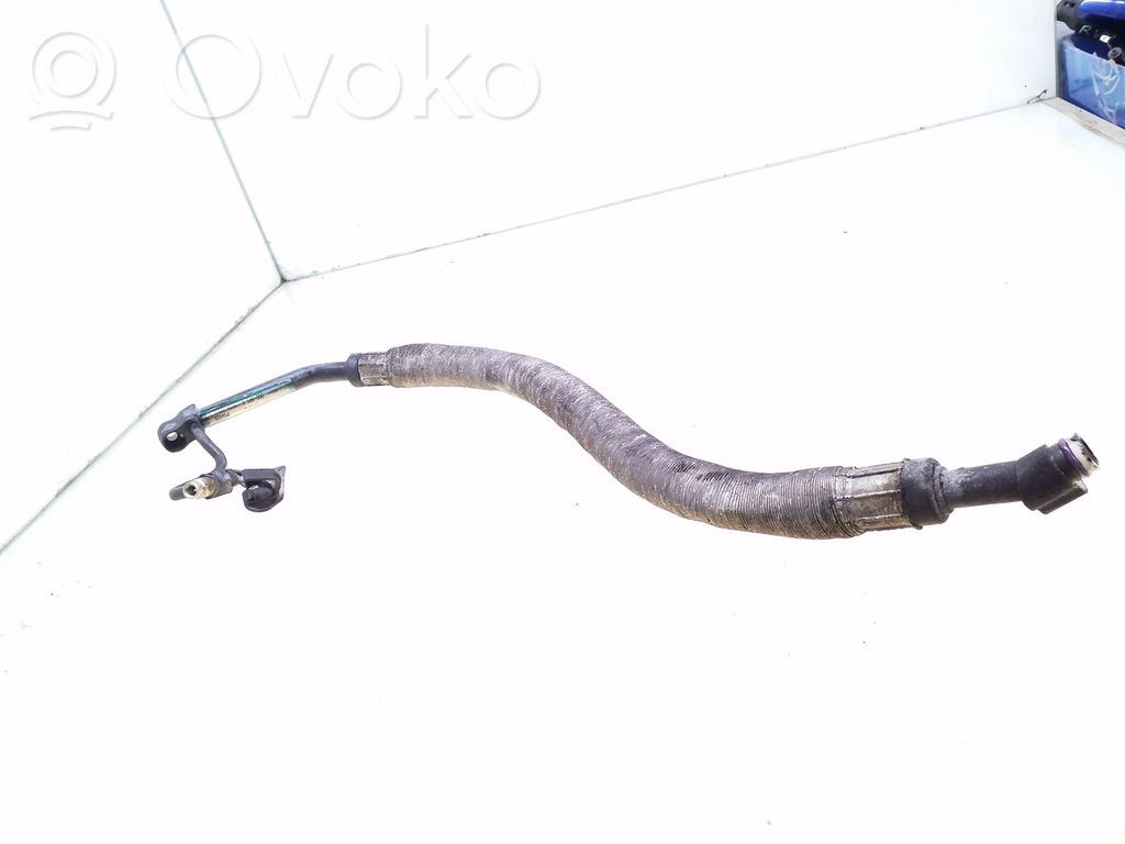BMW 3 E46 Ilmastointilaitteen putki (A/C) 