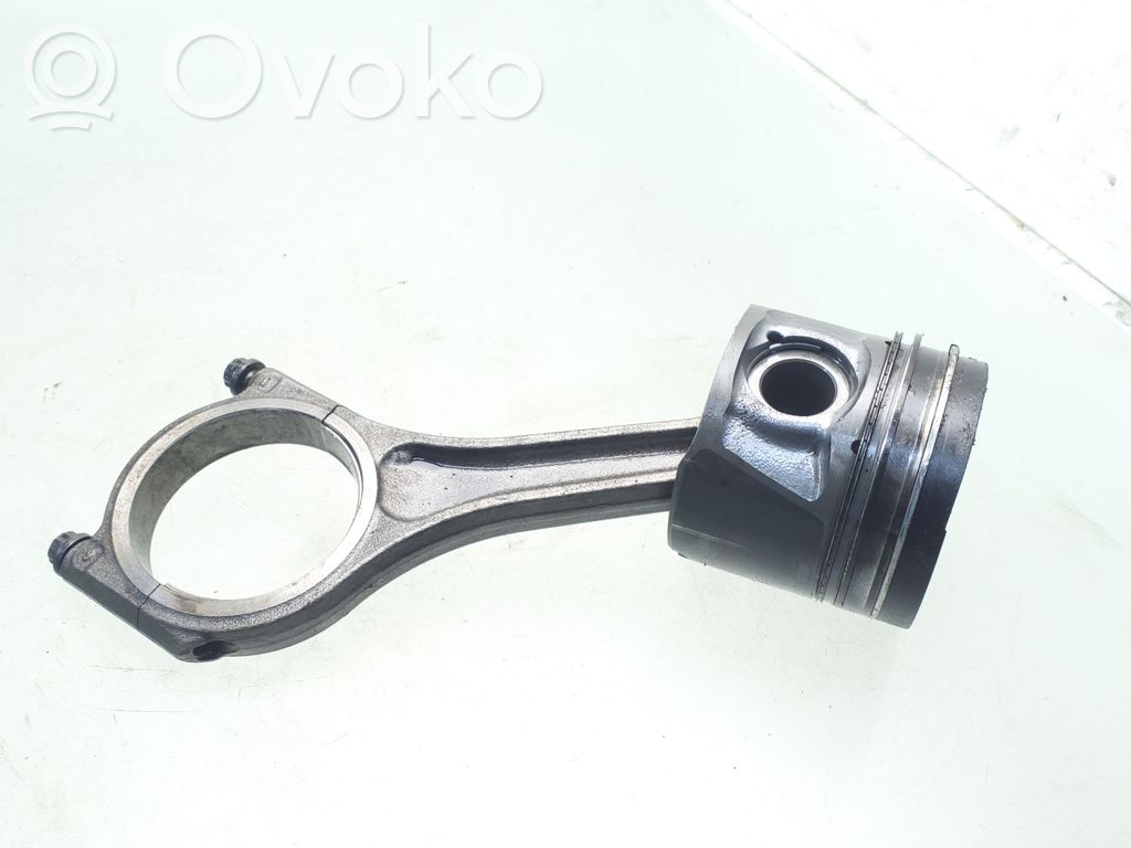 Piston avec bielle   72700
