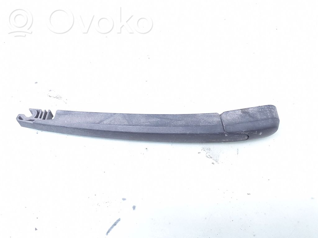 Toyota Avensis T250 Ramię wycieraczki szyby tylnej 