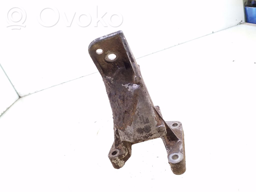 Engine mounting bracket   1329559