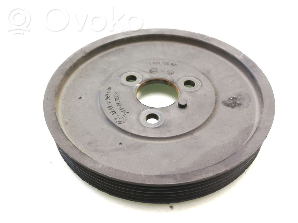 BMW 5 E39 Vairo stiprintuvo siurblio skriemulys 