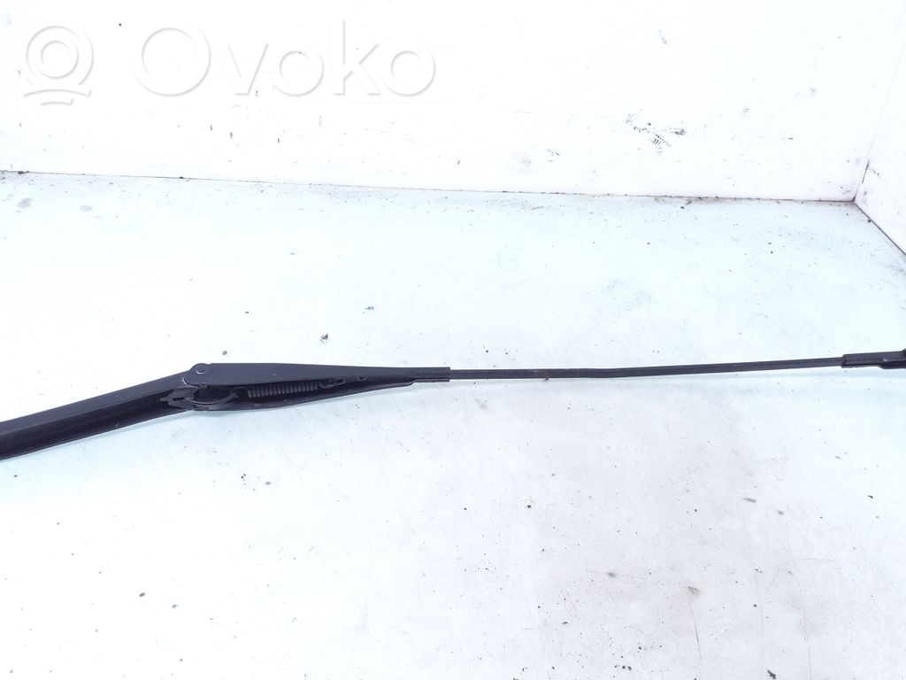 Ford Focus Front wiper blade arm 