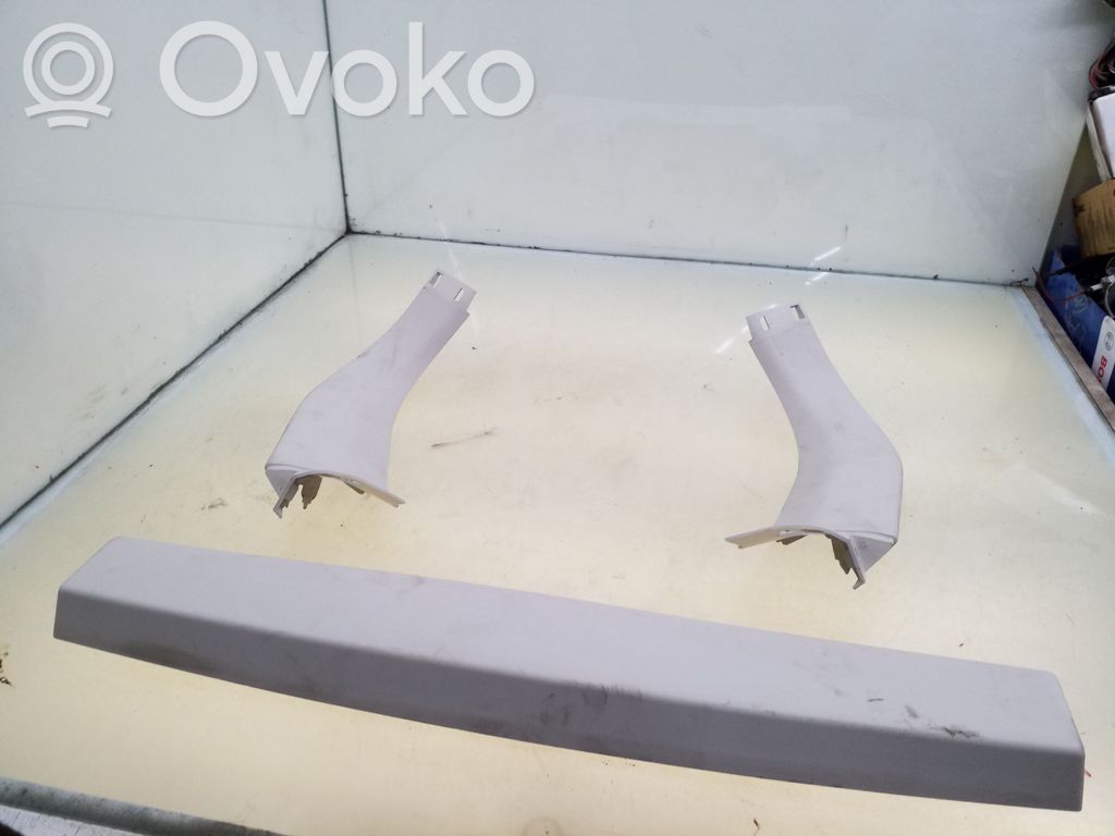 Ford Focus Tailgate trim 