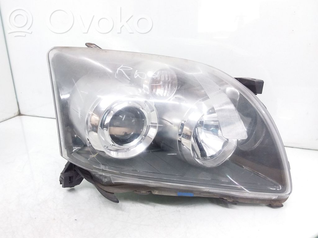 Toyota Avensis T250 Faro/fanale