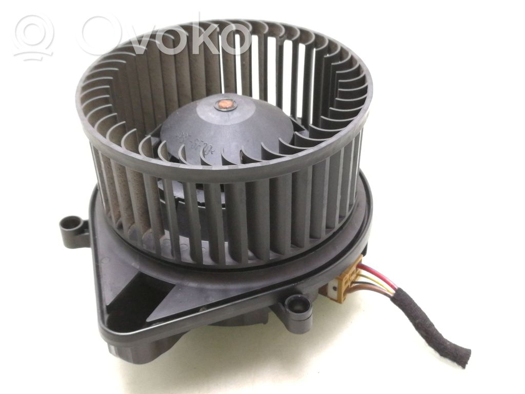 Heizungslüfter   8E1820021E
