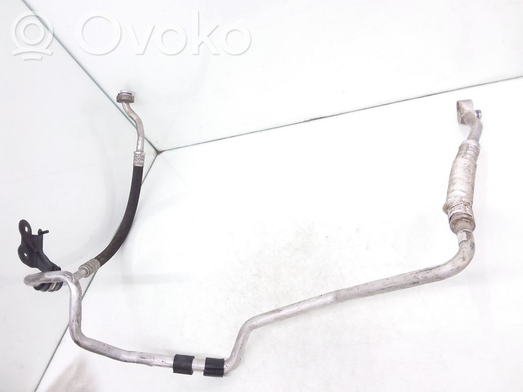 Ilmastointilaitteen putki (A/C)   3C0820743CC