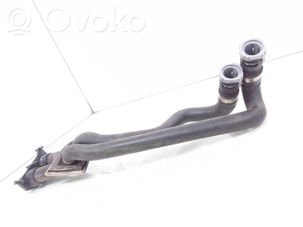 Volvo V70 Tubo flessibile del liquido di raffreddamento del motore