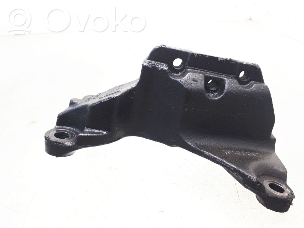 Opel Zafira B Engine mounting bracket 