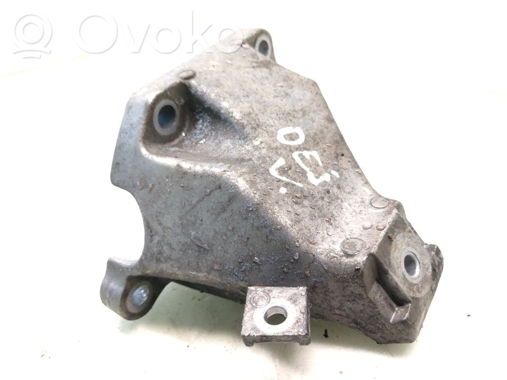 Audi A4 S4 B7 8E 8H Engine mounting bracket 
