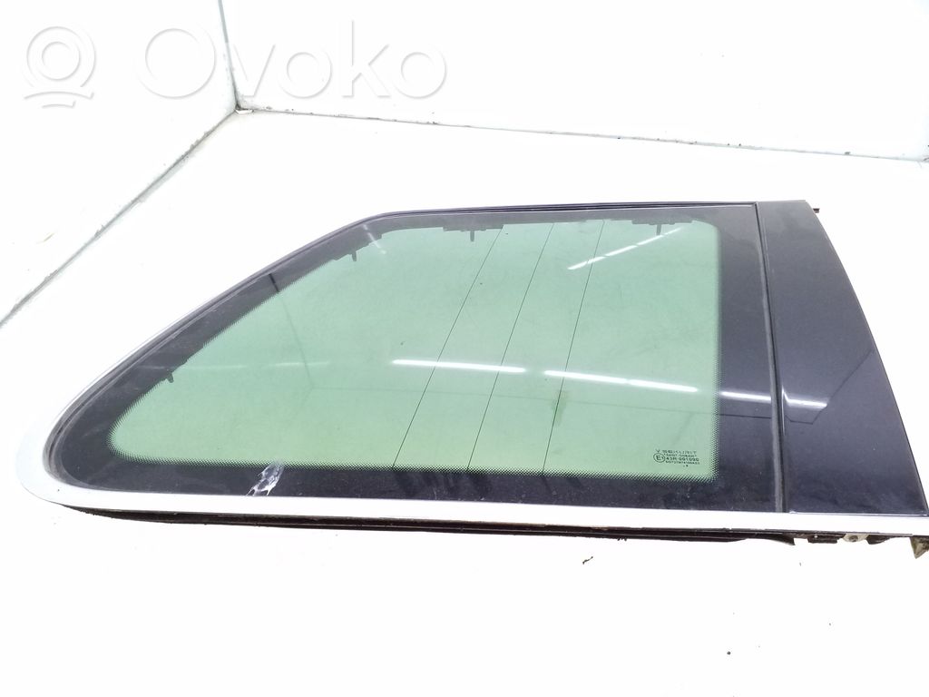 Volkswagen Touareg I Geam lateral spate 