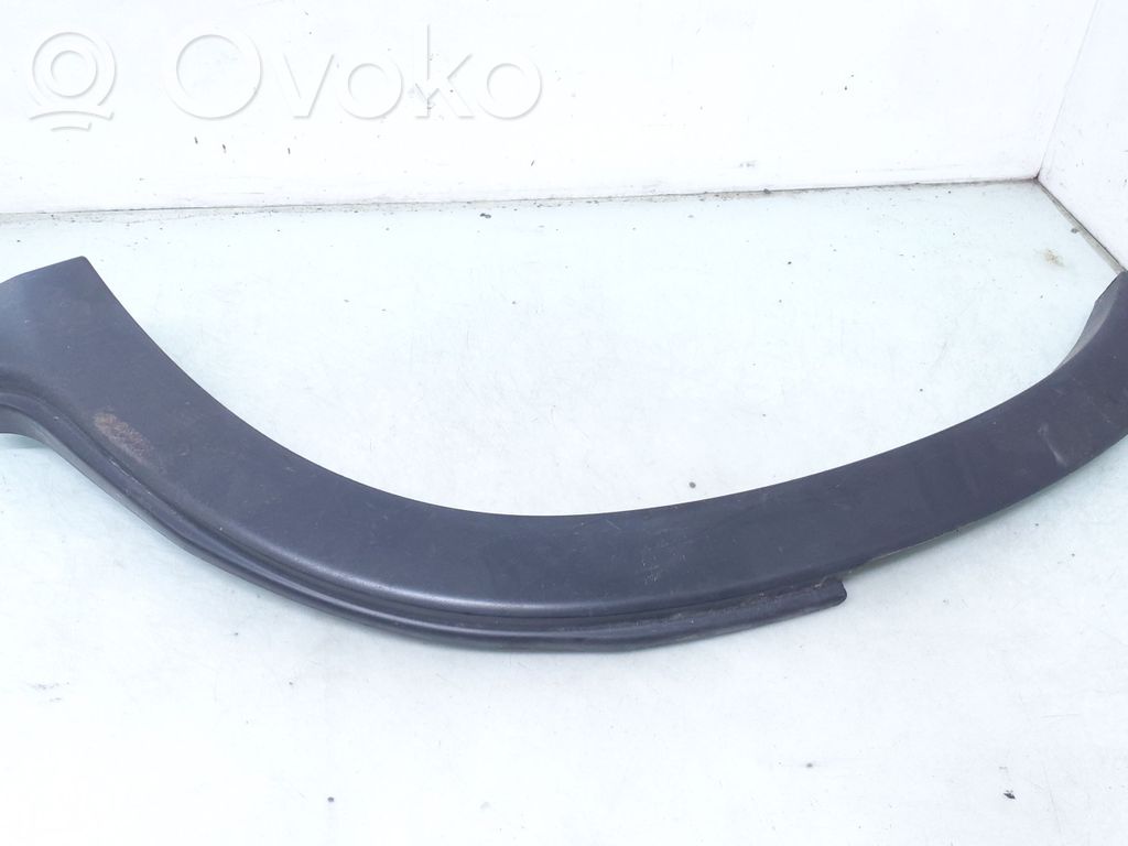 Honda CR-V Takalokasuojan muotolista 