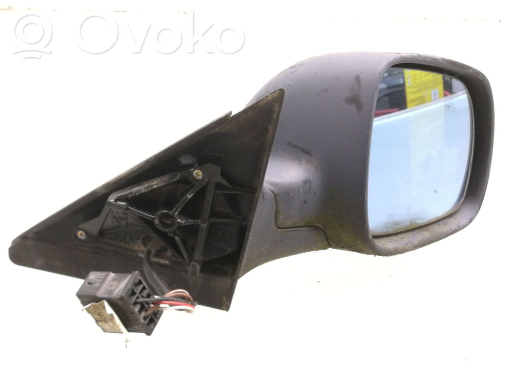 Audi A4 S4 B5 8D Elektryczne lusterko boczne drzwi przednich 