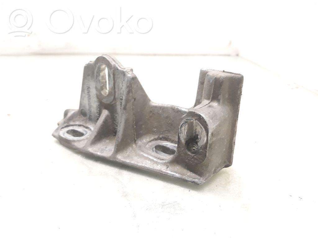 Ford Galaxy Engine mounting bracket 
