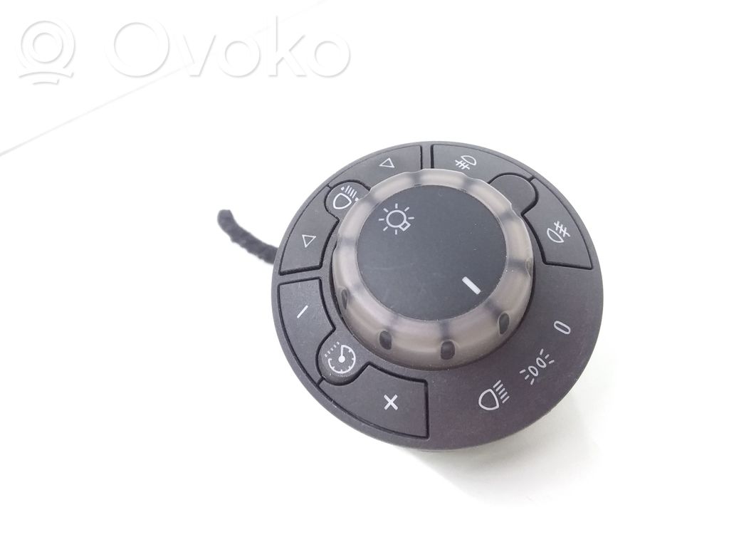 Light switch   1329401