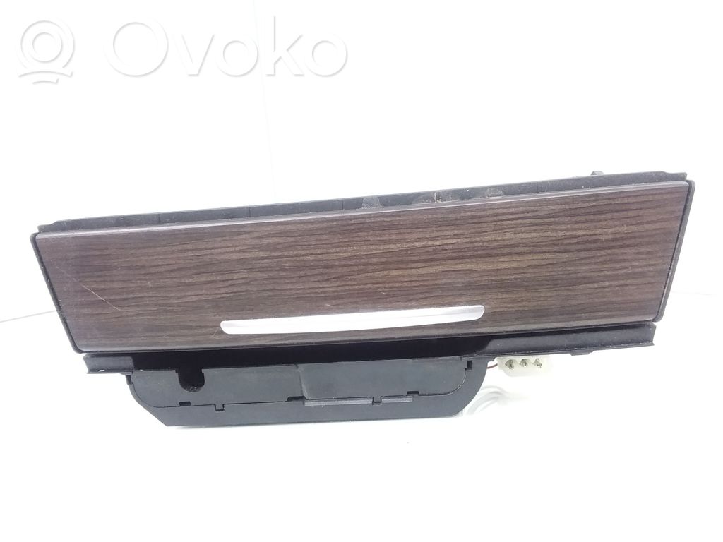 BMW 7 F01 F02 F03 F04 Cenicero (delantero)