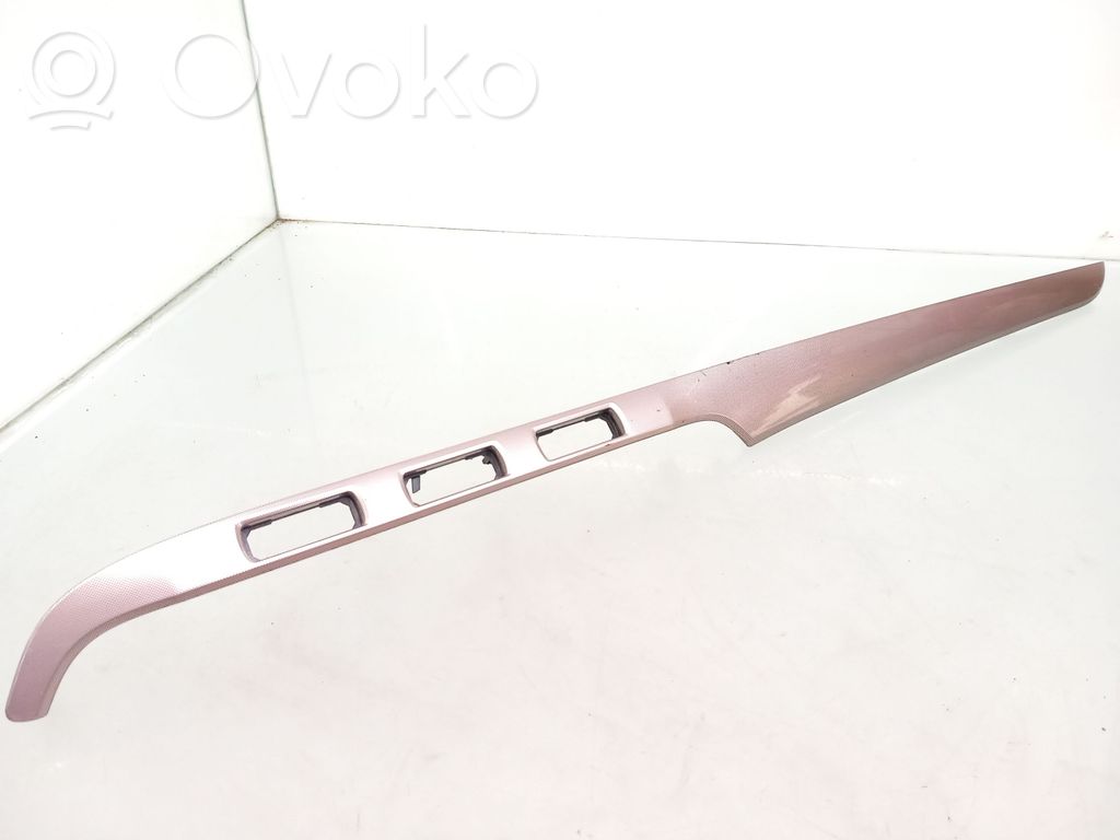 Moldura de la guantera   6M210045F02