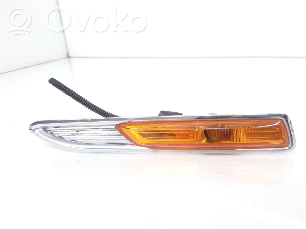 Ford Mondeo MK IV Indicatore di direzione del parafango anteriore 