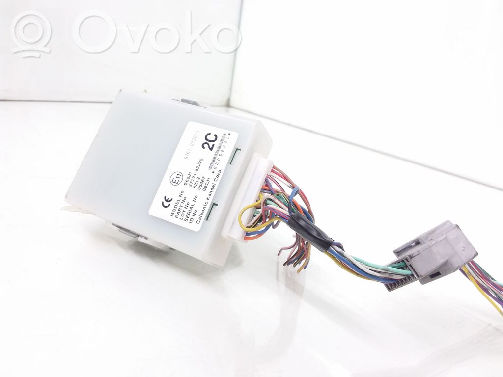 Suzuki Swift I Unité de commande / module de verrouillage centralisé porte