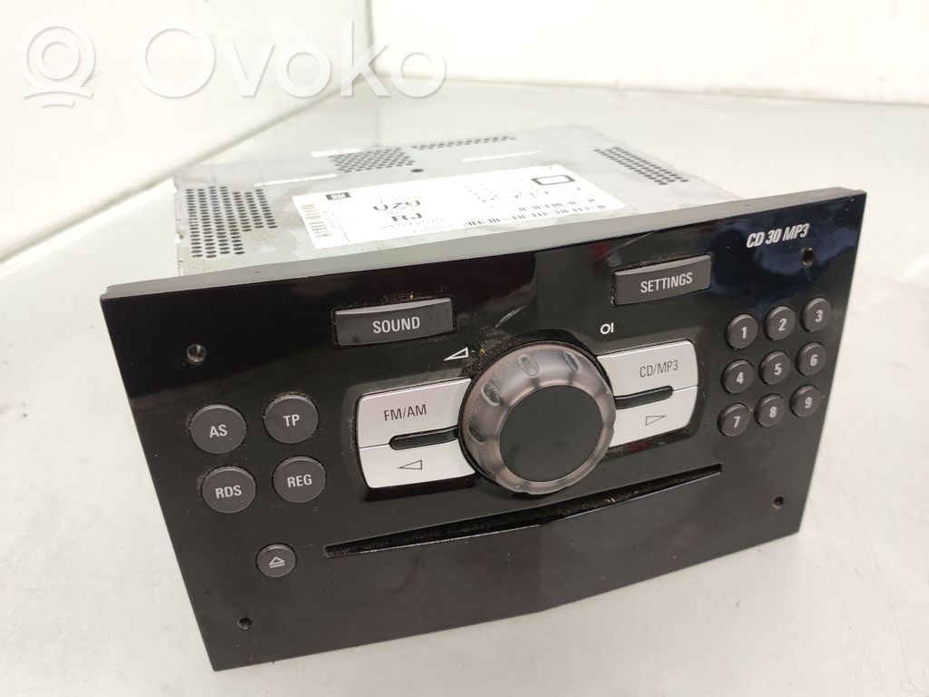 Opel Corsa D Panel / Radioodtwarzacz CD/DVD/GPS 
