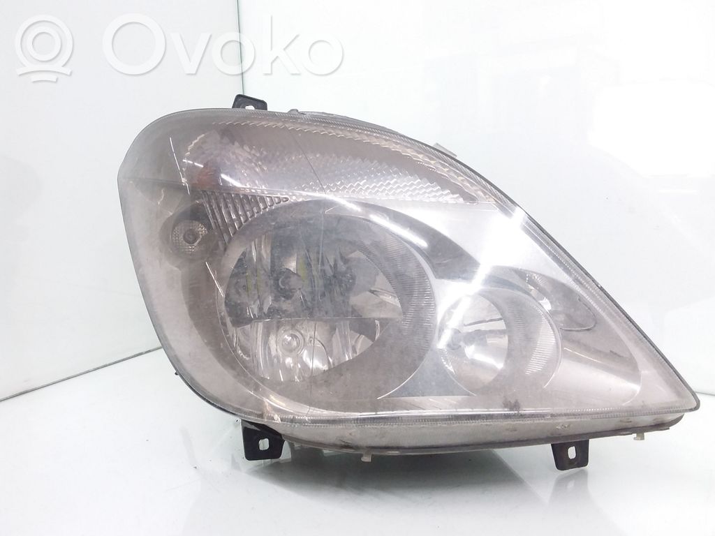 Mercedes-Benz Sprinter W906 Lampa przednia 