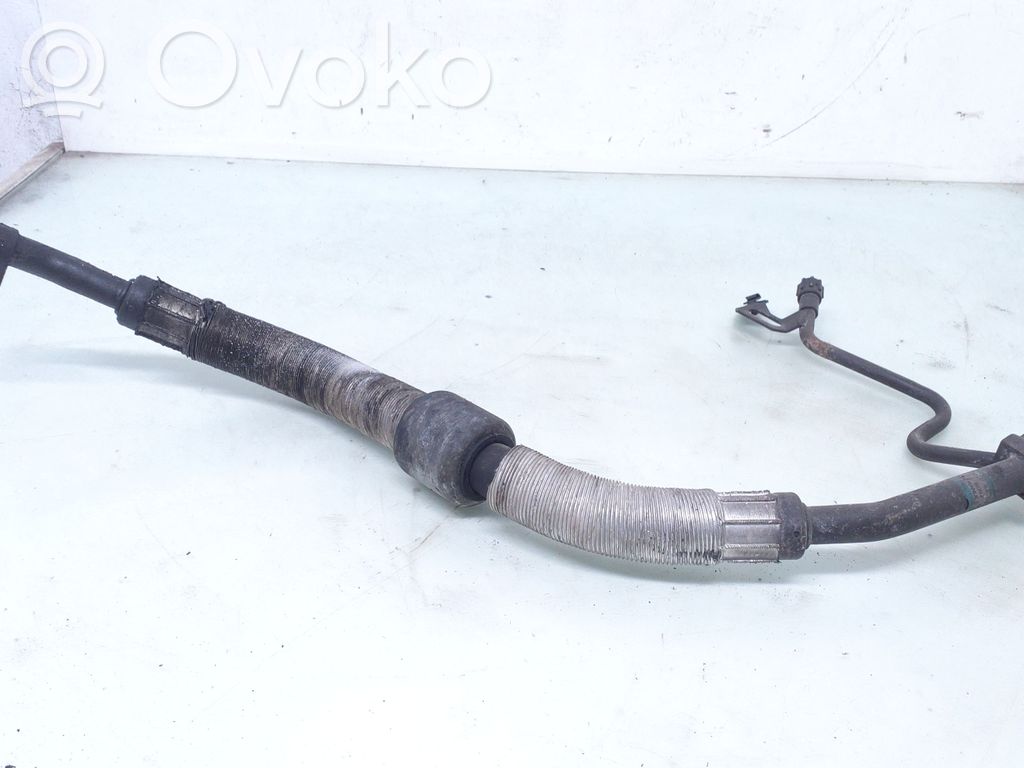 BMW 3 E46 Ilmastointilaitteen putki (A/C) 