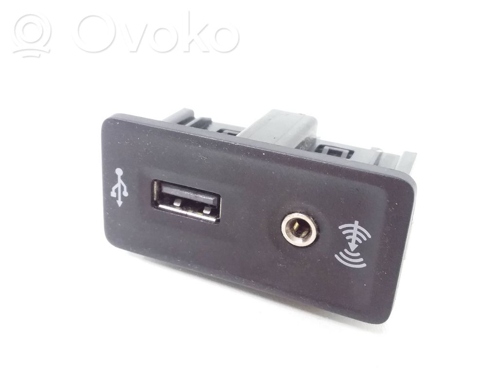 Volkswagen Golf VII Connettore plug in USB