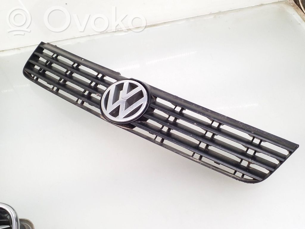 Volkswagen PASSAT B5 Atrapa chłodnicy / Grill 