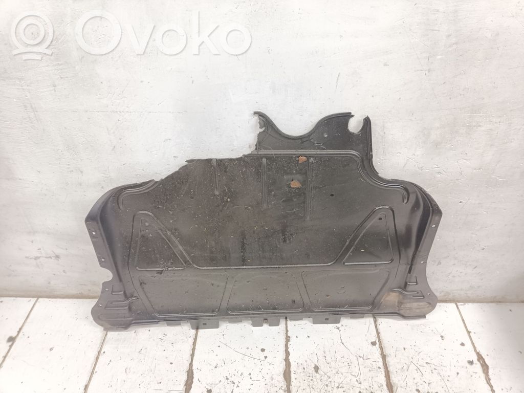 Volkswagen Golf VII Engine splash shield/under tray 