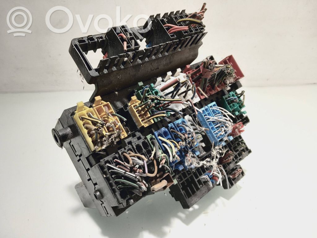 Volkswagen Multivan T4 Fuse module 