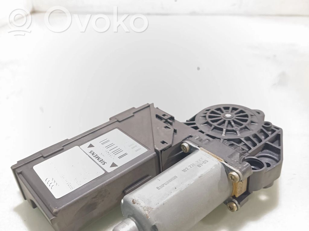 Audi A4 S4 B6 8E 8H Silniczek podnoszenia szyby drzwi tylnych 