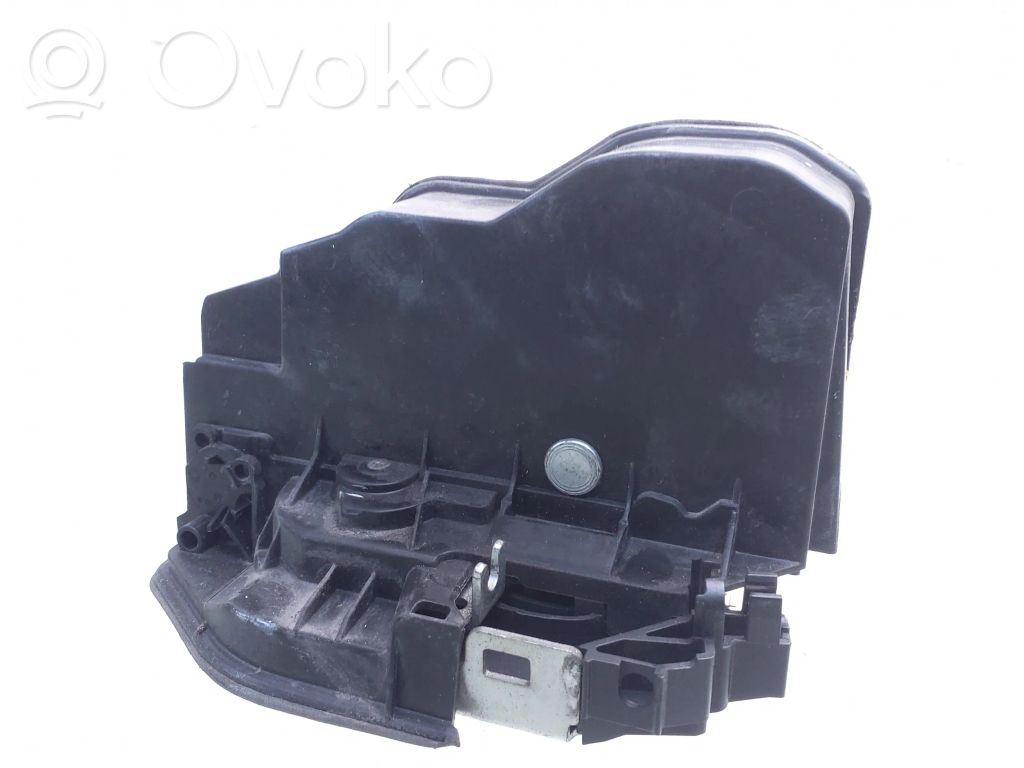 Takaoven lukko   7154630