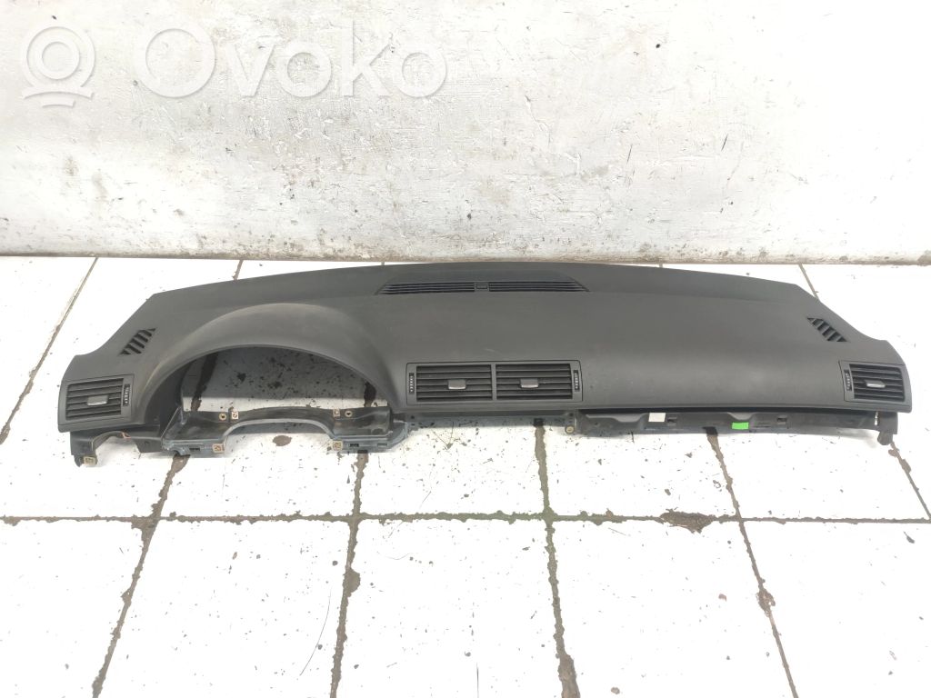 Audi A4 S4 B7 8E 8H Panelis 