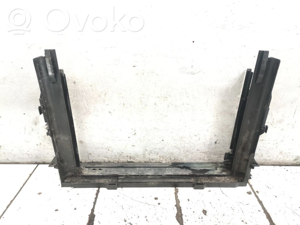 BMW 5 E60 E61 Radiatoru panelis 