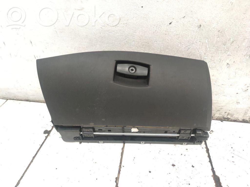 BMW 5 E60 E61 Boite à gants 
