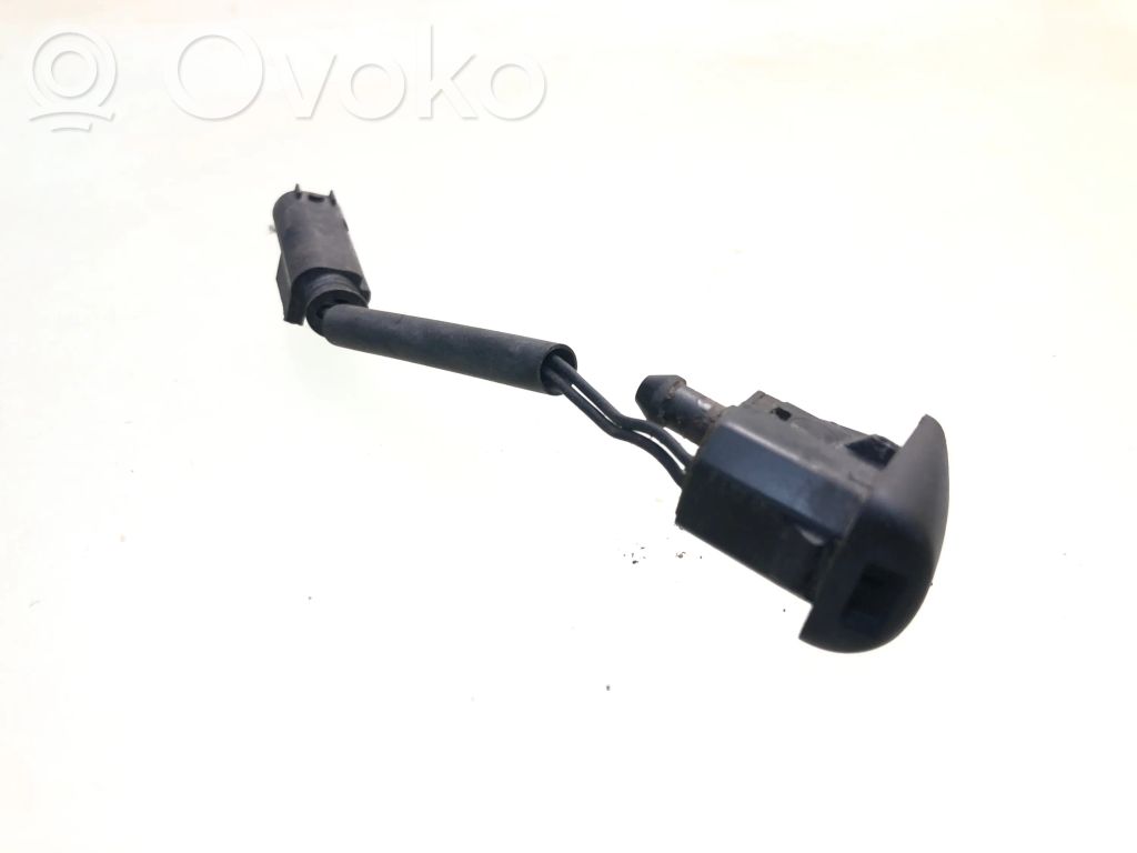 BMW 5 E60 E61 Ugello a spruzzo lavavetri per parabrezza