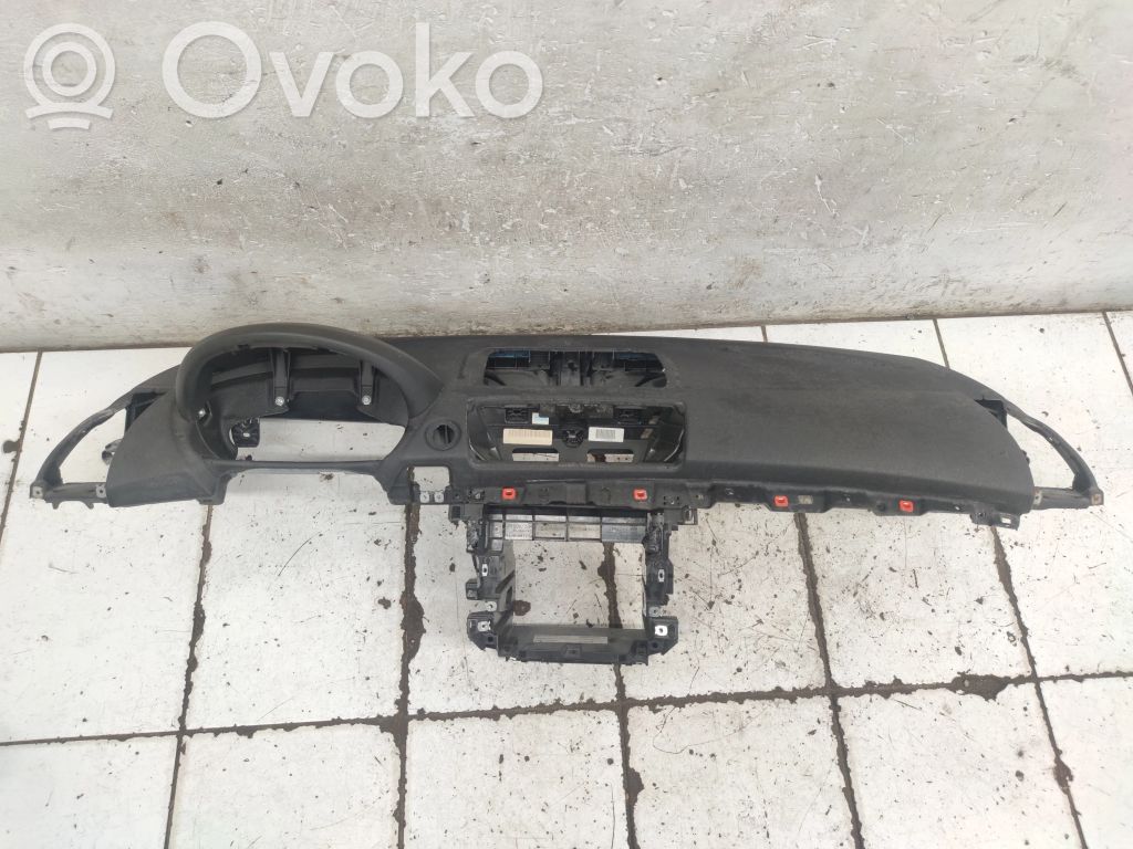 BMW 1 E81 E87 Dashboard 