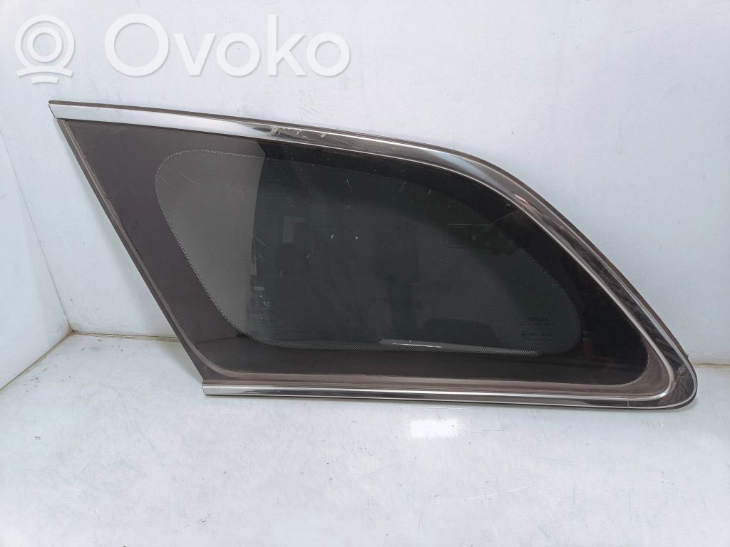 Toyota Avensis T270 Vitre latérale arrière