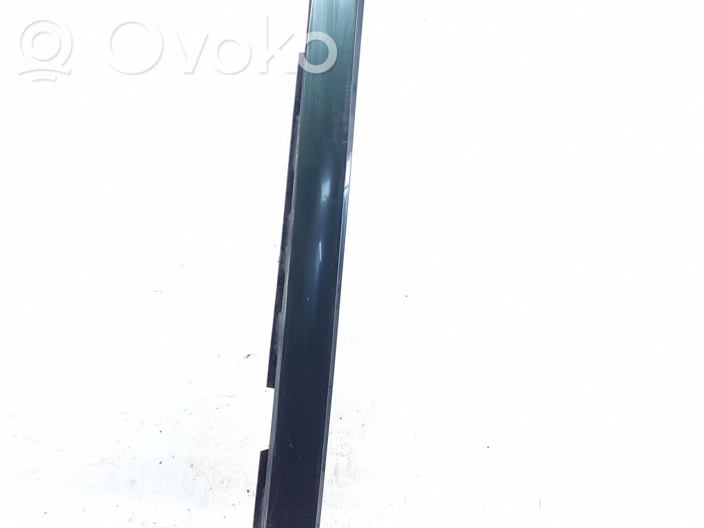 Listón   8X23F10608A