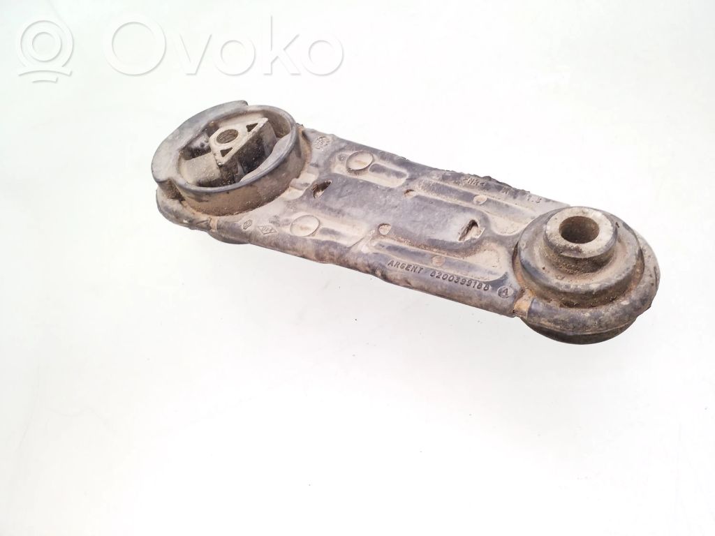 Renault Clio III Engine mount bracket 