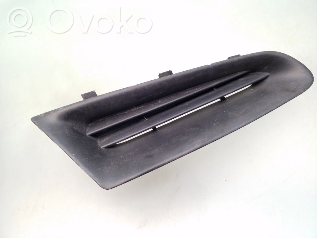 Renault Clio III Grille inférieure de pare-chocs avant 