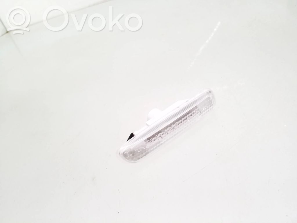 Front fender indicator light   185354B