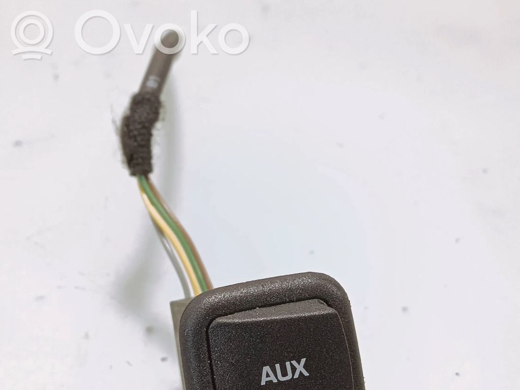 Skoda Octavia Mk2 (1Z) Enchufe conector entrada auxiliar