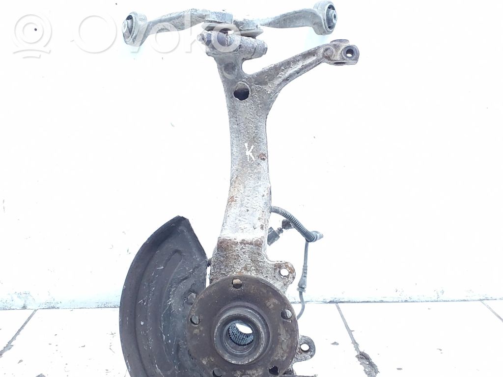 Volkswagen PASSAT B5 Achsschenkel vorne 