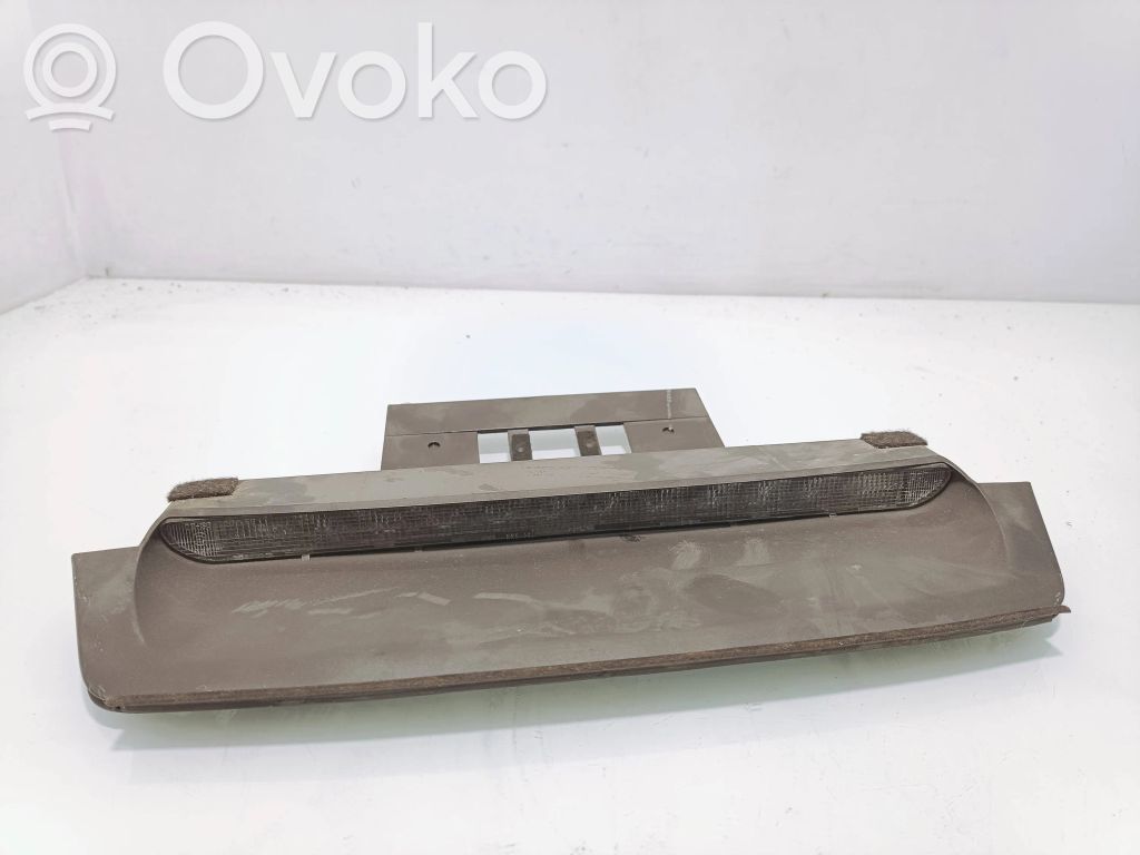 Volvo S60 Third/center stoplight 