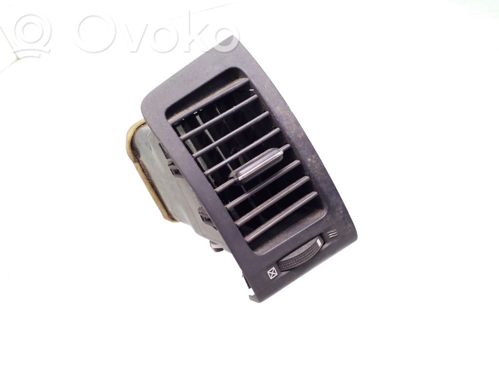 Toyota Corolla Verso E121 Grilă ventilație centrală 